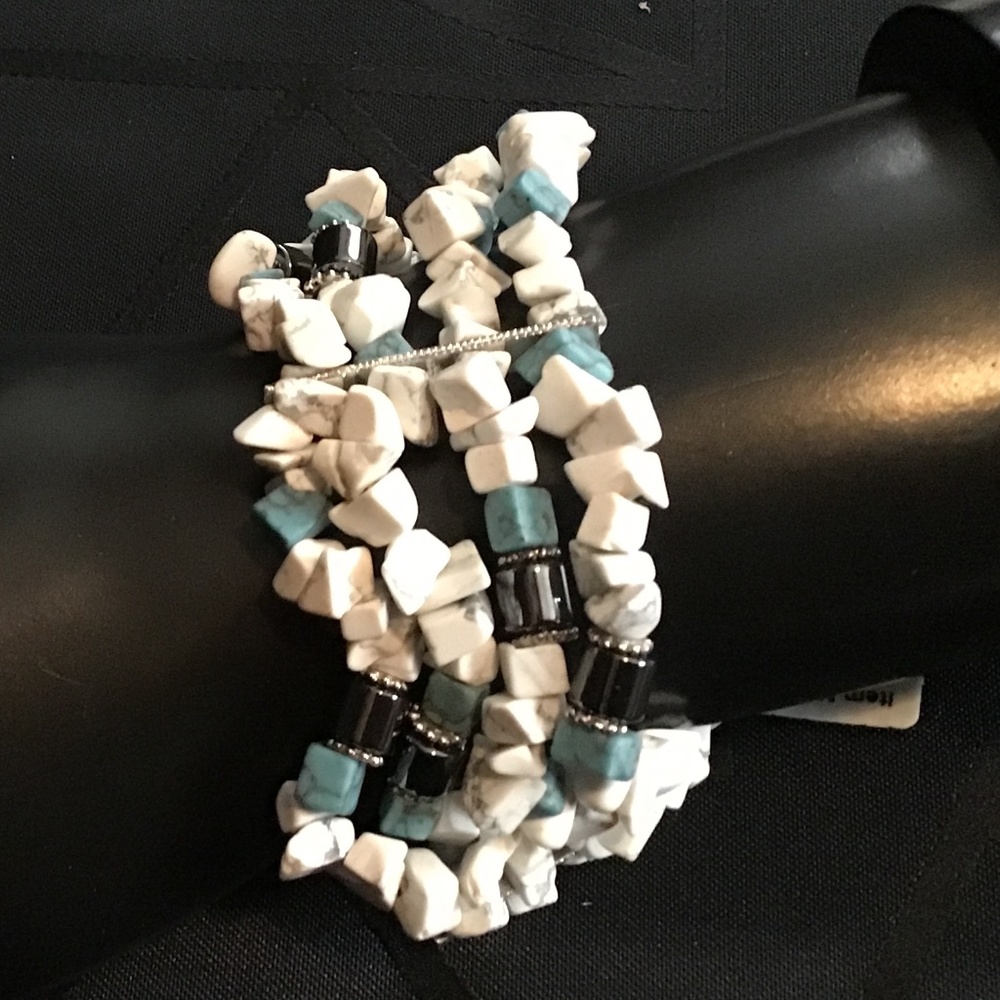 NWT Stretchable beaded bracelet with metal bands